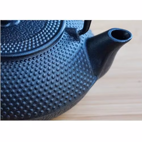 Gr8 Home Black Japanese Style Cast Iron Teapot with Infuser, 800ml – 5