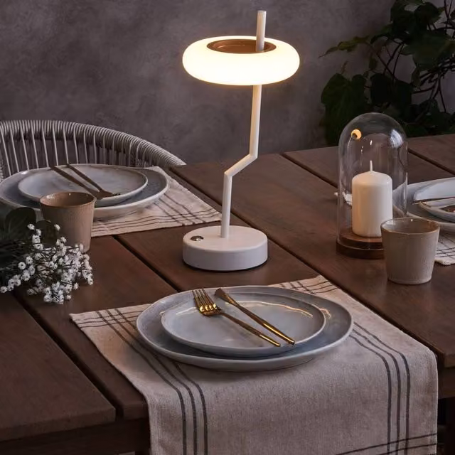 Wyld and Coco Wireless Table Lamp in White with Touch Dimmer and 3 Colour Temperatures – 1