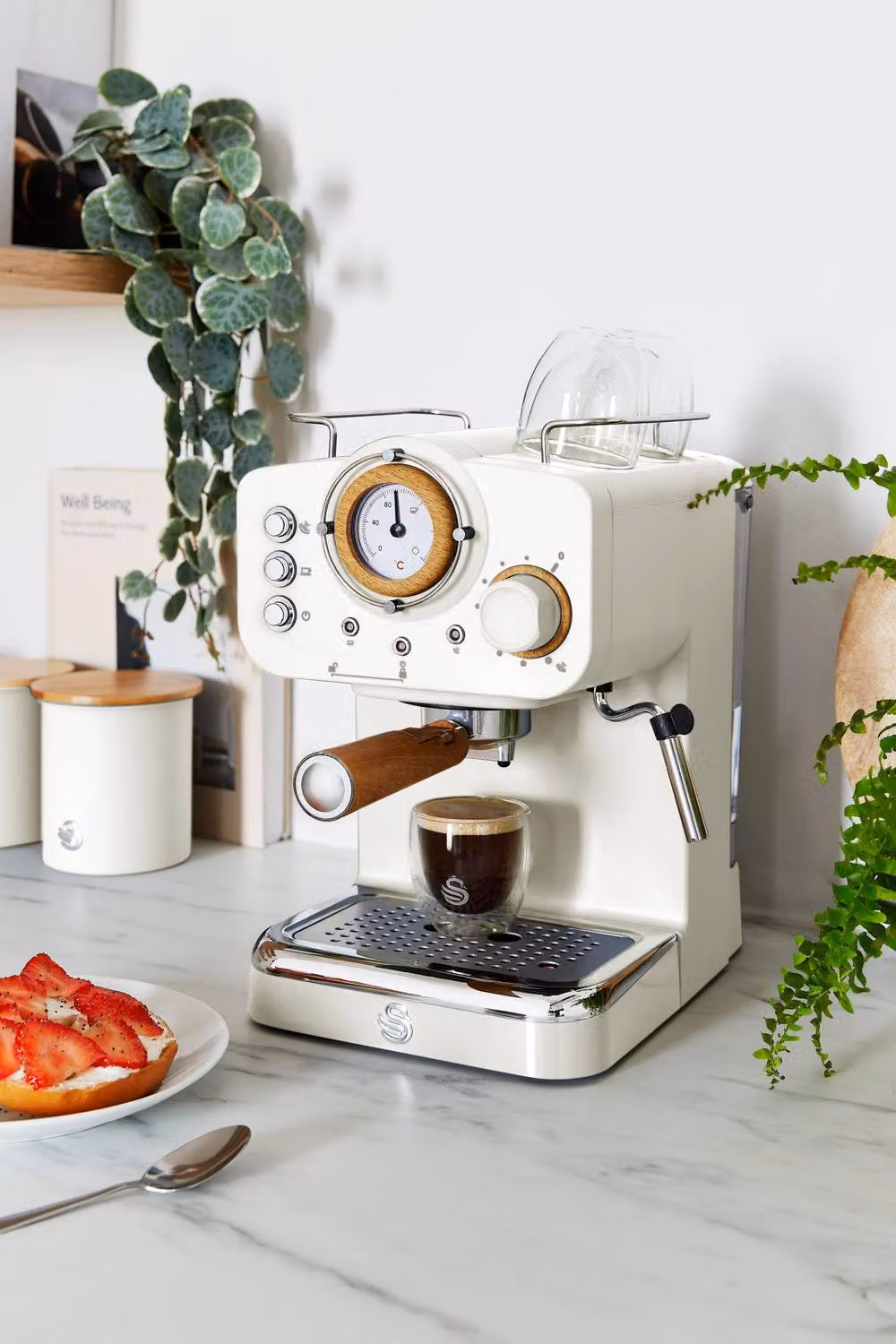 Swan Pump Espresso Coffee Machine in White – 2