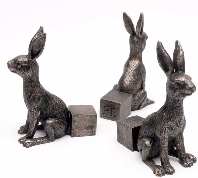 Jardinopia Small Bronze Sitting Hare Plant Pot Feet, Set of 3
