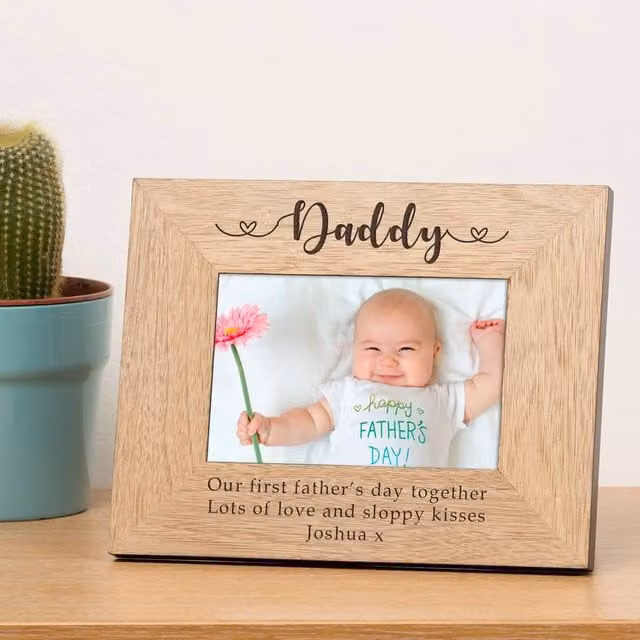 Uniqueful Personalised Daddy Wood Picture Frame, Brown, W/D/H: 20.5 x 20.5 x 25.5 cm