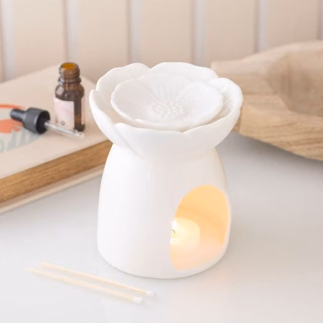Something Different Wholesale White Ceramic Peony Oil Burner and Wax Warmer