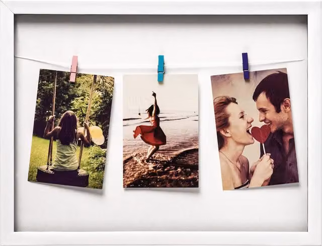 Orsina Modern White Plastic 3 Peg Hanging Photo Frame with Multicolour Image Holder