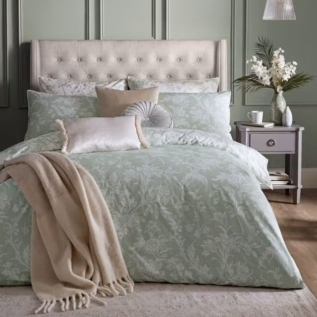 Laura Ashley Lloyd Floral Cotton Percale Duvet Cover and Pillowcase Set in Green