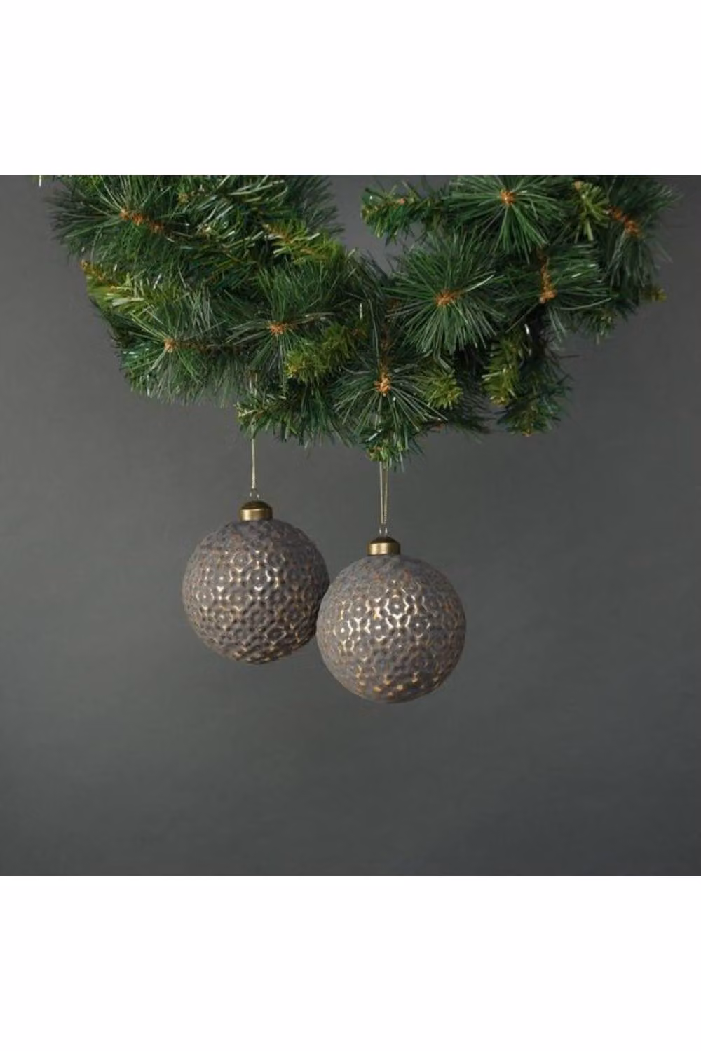 KDMD Luna Set of 4 Ornate Glass Christmas Baubles in Silver, Gold and Grey, Diameter: 10 cm – 2