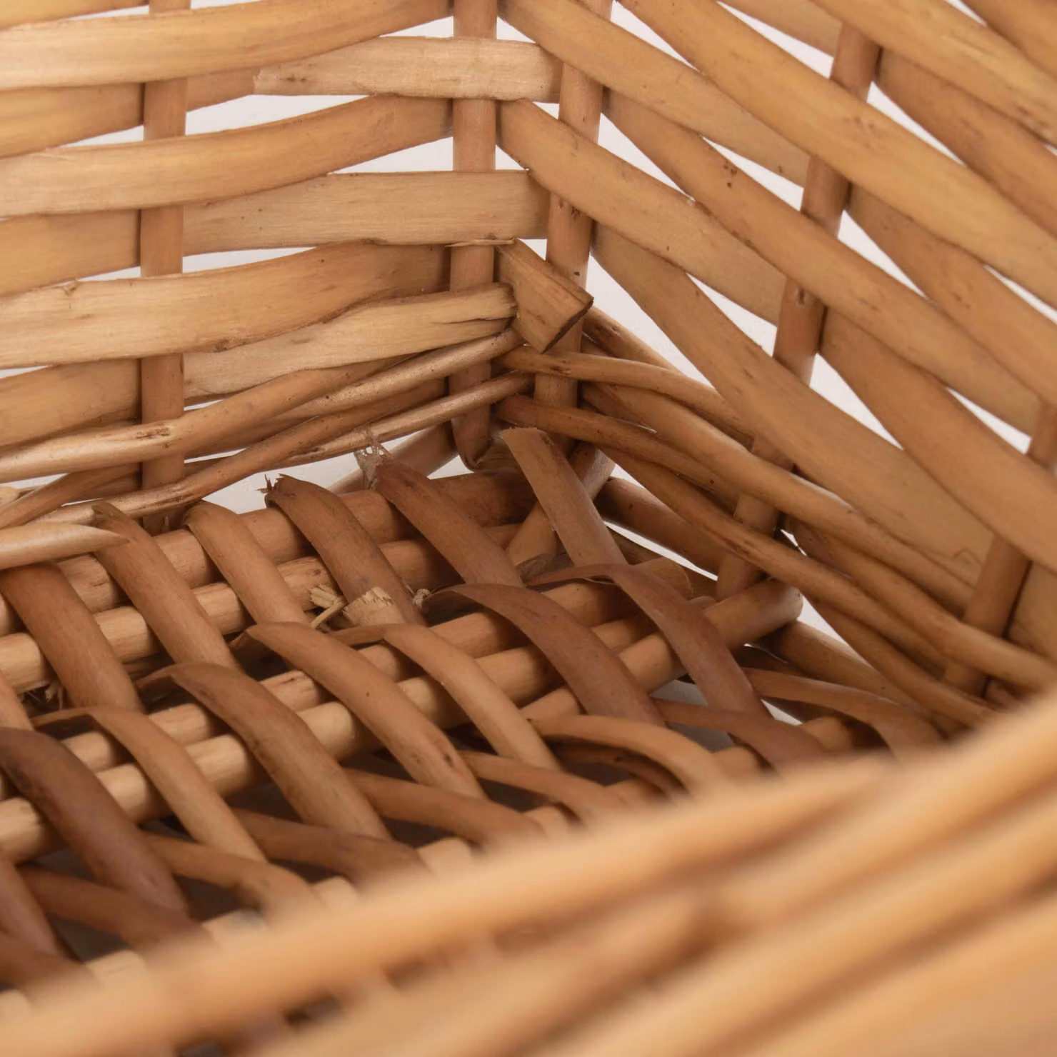 Red Hamper Square Wicker Tray in Brown and Red, W/D/H: 27.0 x 13.0 x 27.0 cm – 3