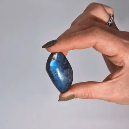 KDMD Madagascar Labradorite Leaf Stone in Grey, Blue and Green, 15-20g – 2