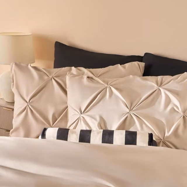 OHS Diamond Pintuck Pinch Pleat Duvet Cover and Pillowcase Set in Beige and Multicolour