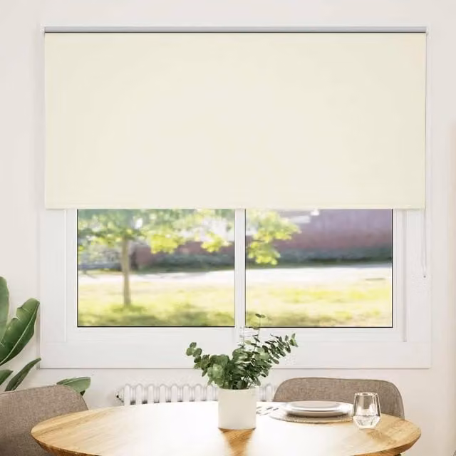 Berkfield Home Blackout Roller Blind in White Polyester, W: 165 cm, H: 130 cm
