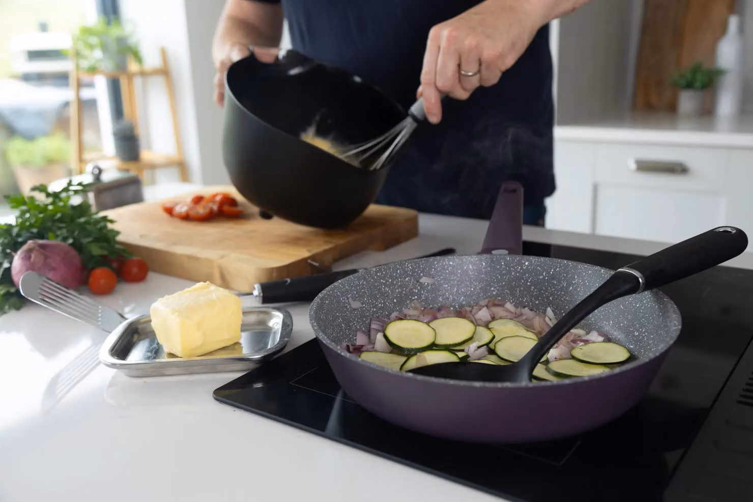 MasterClass Cast Aluminium Non-Stick Frying Pan, Purple, Diameter: 26 cm – 5