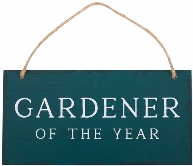 KDMK Gardener Of The Year Rustic Wood Hanging Sign for Birthdays, Green