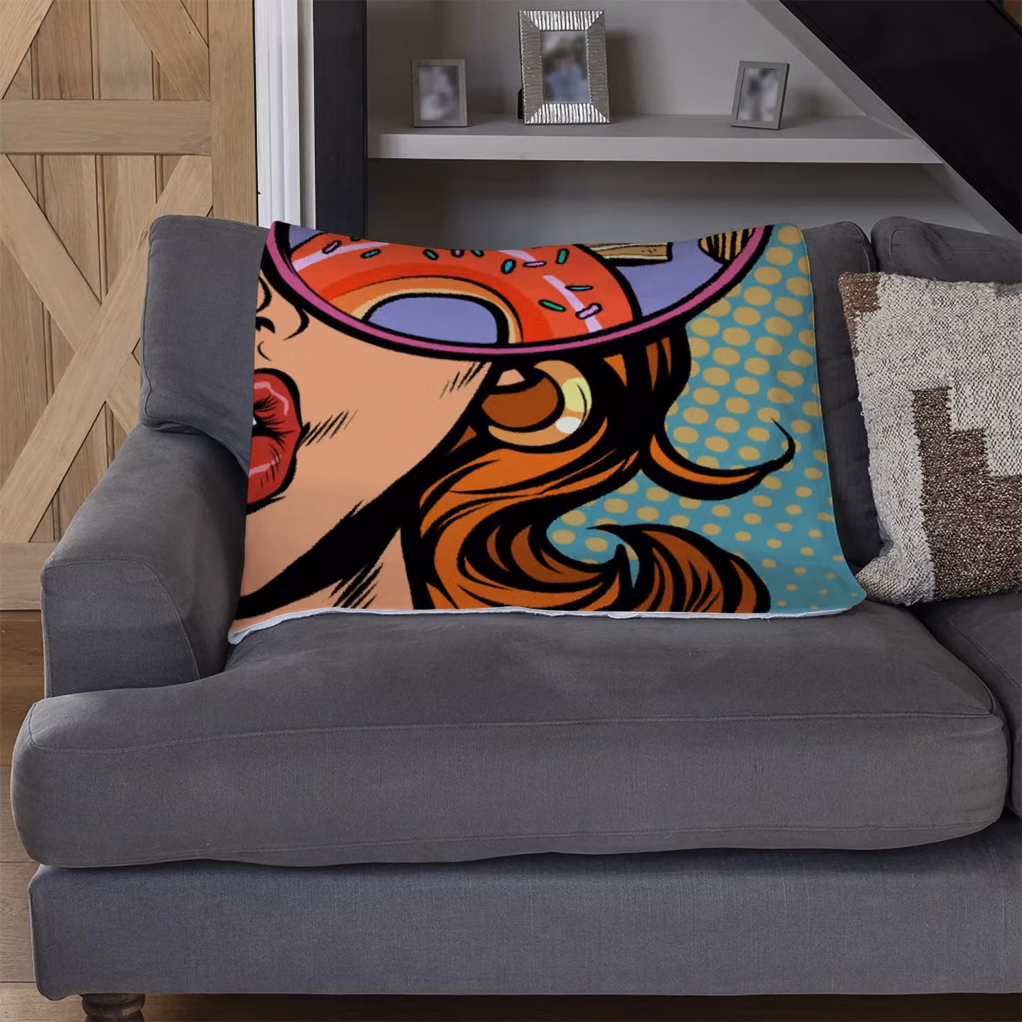 Benjamin Tate Design Woman with Sunglasses Fast Food and Sweets Reflection Fleece Blanket in Green, W/D/H: 120 x 150 cm – 3