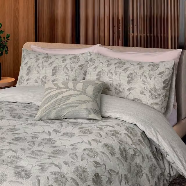 Nalu Nicole Scherzinger Kalea Super Kingsize Reversible Floral Cotton Duvet Cover Set in Green, W: 200 cm x D: 200 cm – 1