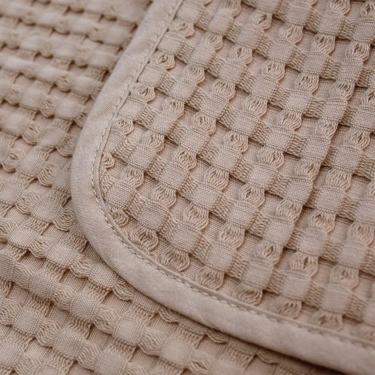 Lulujo Waffle Pique Cotton Baby Blanket in Sand, W/D/H: 80 x 100 x 1 cm – 3