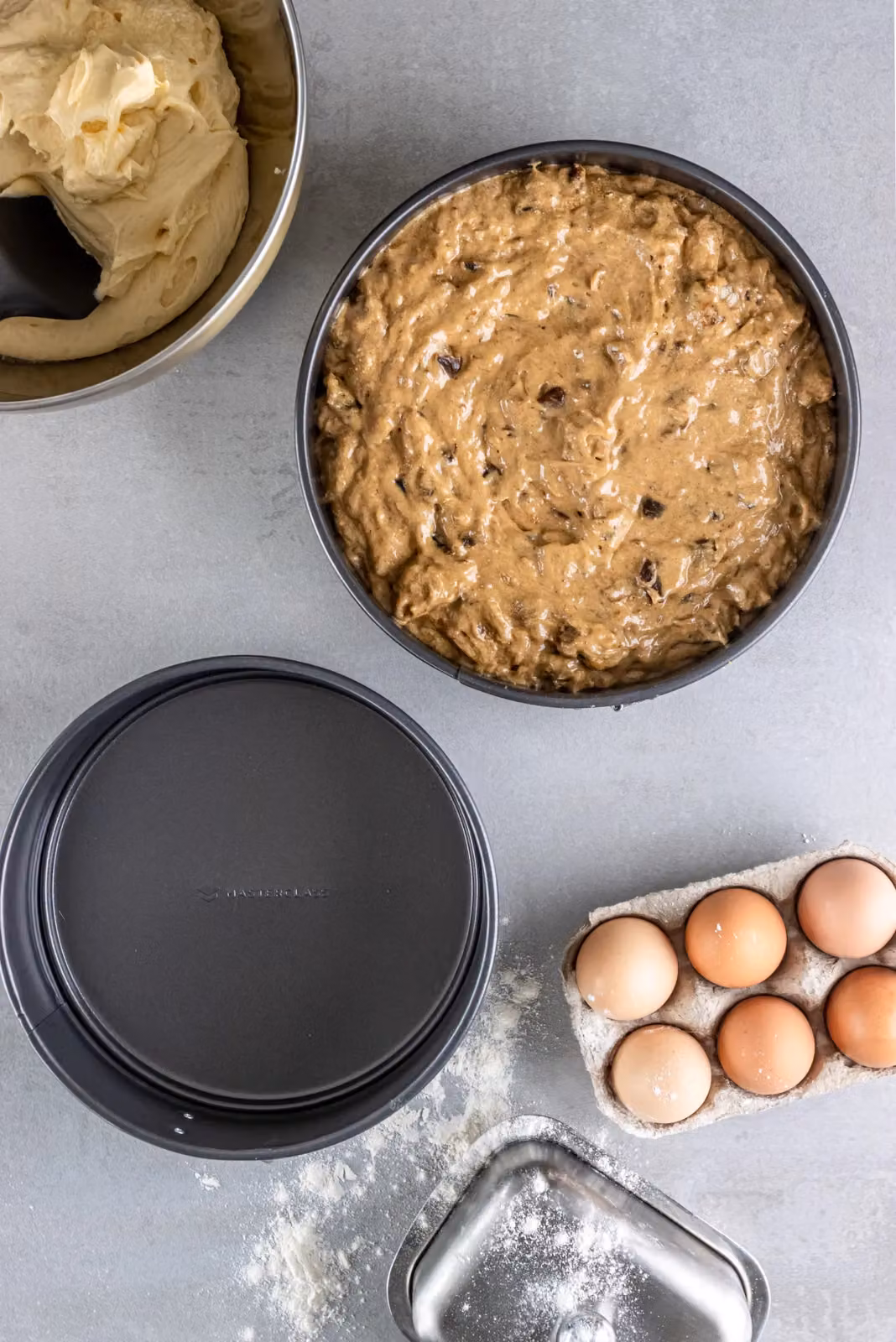MasterClass 2pc Non-Stick Round Springform Cake Tin Set in Black Carbon Steel – 7