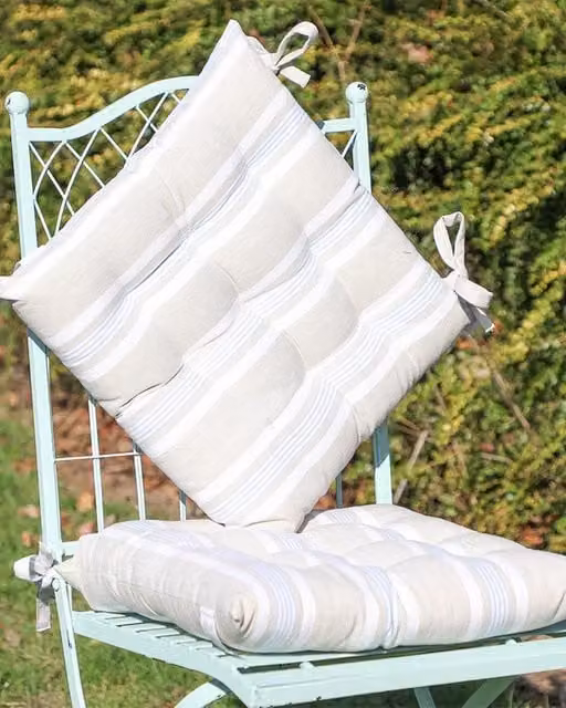 Dibor Set of 4 Traditional Striped Outdoor Chair Seat Pads in Beige, Blue and White, W/D/H: 40 x 40 x 40 cm