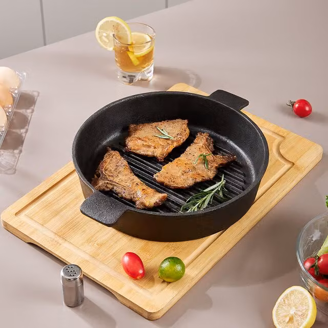 Livingandhome Uncoated Black Cast Iron Grill Pan, Diameter: 24 cm