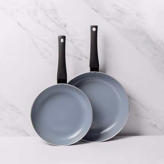 MasterClass 2-Piece Ceramic Non-Stick Frying Pan Set in Black – 1