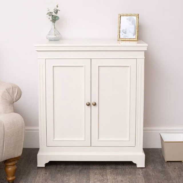 Melody Maison Daventry Slimline Two Door Shoe Cabinet with 3 Shelves in Ivory White and Beige