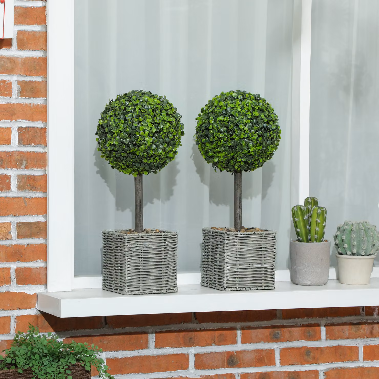 HOMCOM Set of 2 Green Artificial Boxwood Topiary Balls with Woven Pots and Pebbles, Height: 50 cm – 2