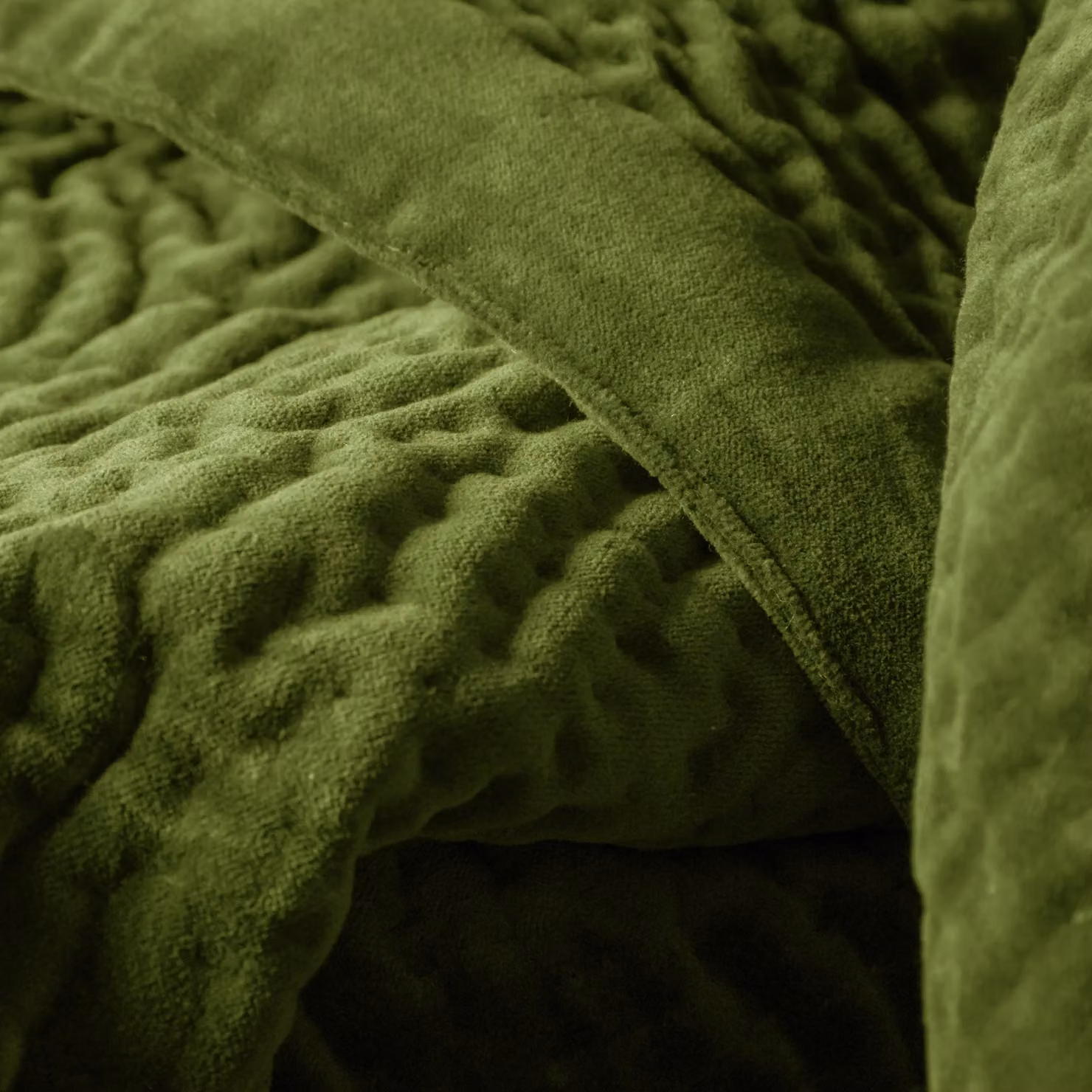 Voyage Maison Haze Quilted Cotton Throw in Green, W: 140 cm, L: 200 cm – 3