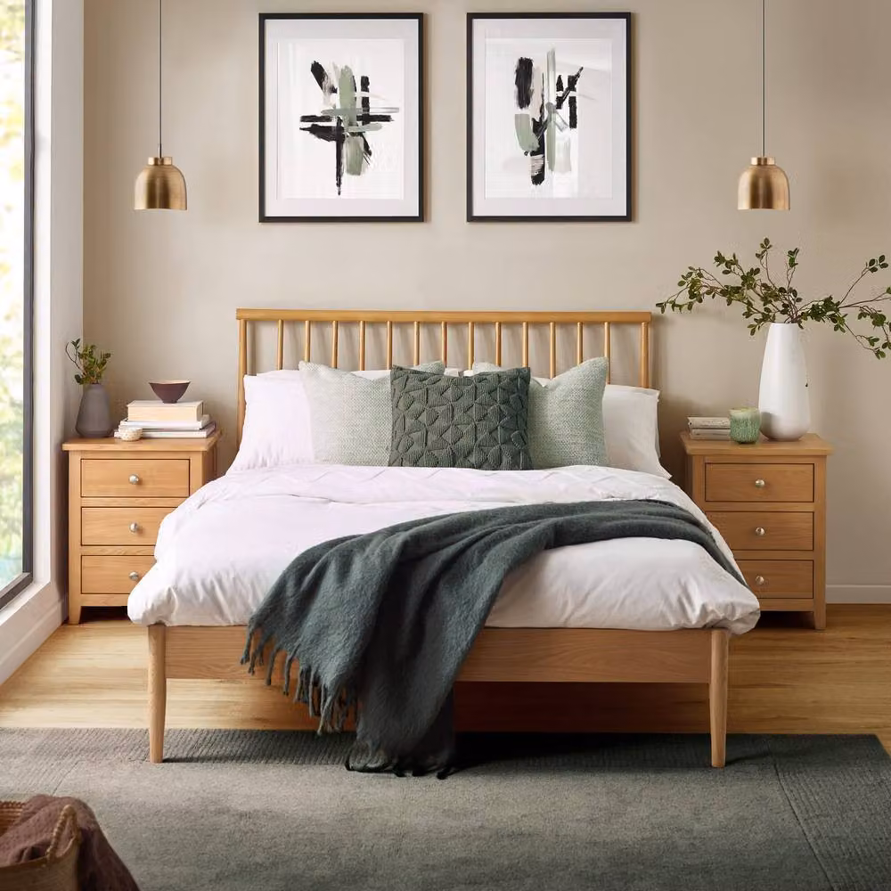 Cheshire Magnolia Oak Spindle Bed in Brown – 2