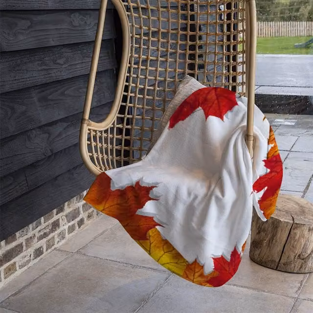 Benjamin Tate Design Autumn Border Floral Fleece Blanket in Red, Beige and Multicolour, W/D/H: 120 x 150 cm