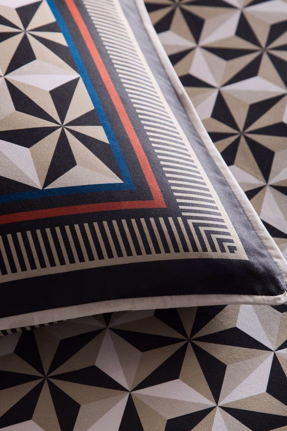 Laurence Llewelyn-Bowen Hero Reversible Striped Mako Satin Cotton Duvet Cover and Pillowcase Set, Black and Multicolour, W: 200 cm x L: 200 cm – 3
