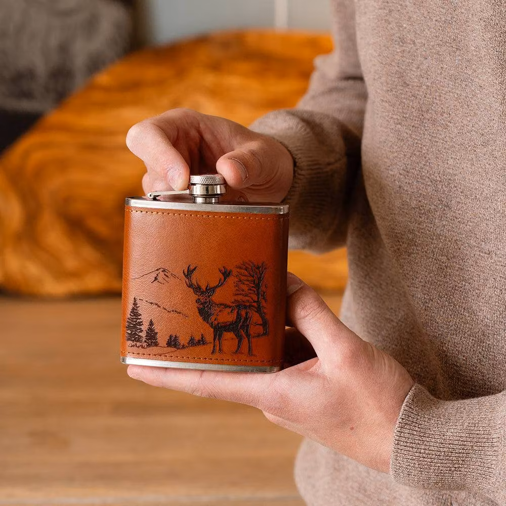 Selbrae House Scenic Stag Leather Hip Flask in Brown – 2