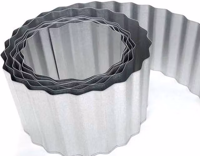 Primrose Corrugated Galvanised Aluzinc Metal Lawn Edging, Silver, Length: 500 cm