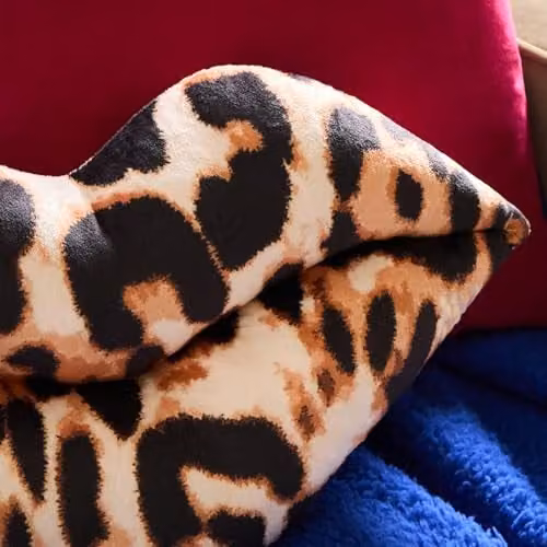 OHS Lips Shaped Cushion in Beige and Multicolour – 2