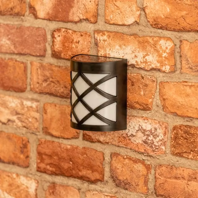ValueLights Set of 4 Diamond Black Outdoor Solar Wall Lights with Dusk Sensor