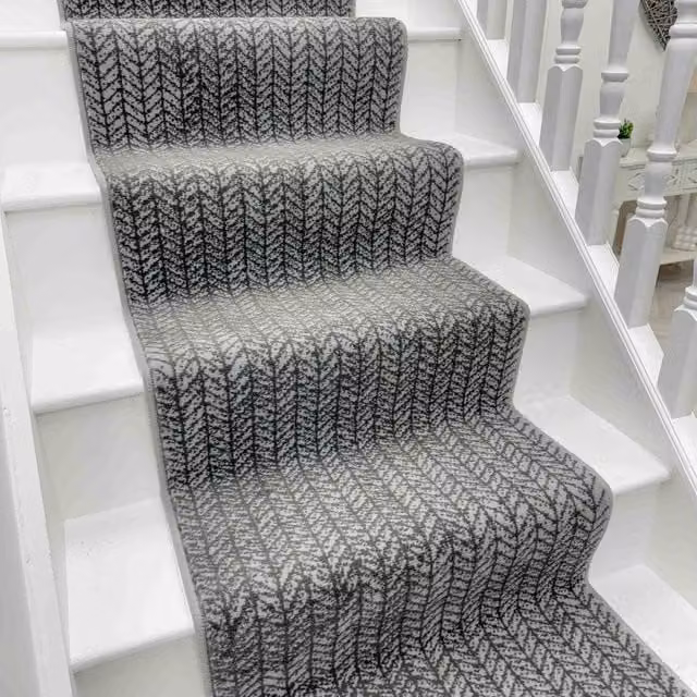 runrug Empire Stair Runner Carpet in Light Grey, W: 60 cm, L: 540 cm