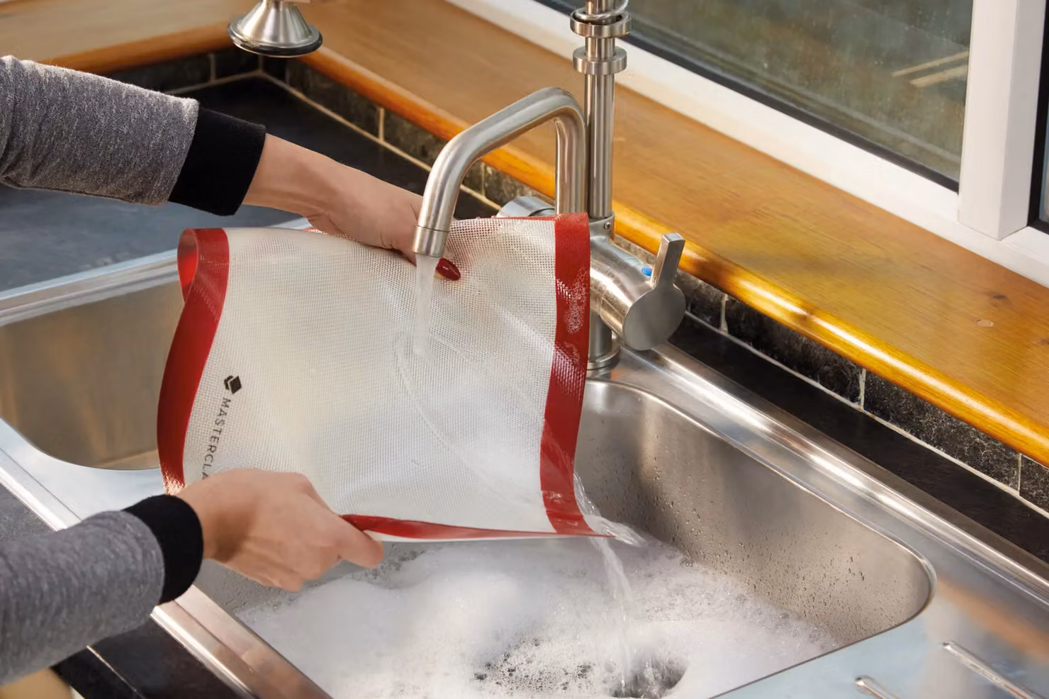 MasterClass Non-Stick Silicone Baking Mat in Red and White, W: 40 cm, D: 30 cm – 7