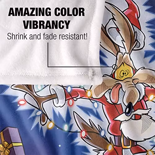WB 100 Wile E Coyote Christmas Vacation Super Soft Microfibre Fleece Throw Blanket, Multicolour, W: 152 cm, D: 127 cm – 3