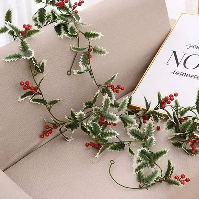 FLAVORA 2-Piece Christmas Holly Leaf and Red Berry Garland in Green and Red, W/D/H: 100 x 15 cm