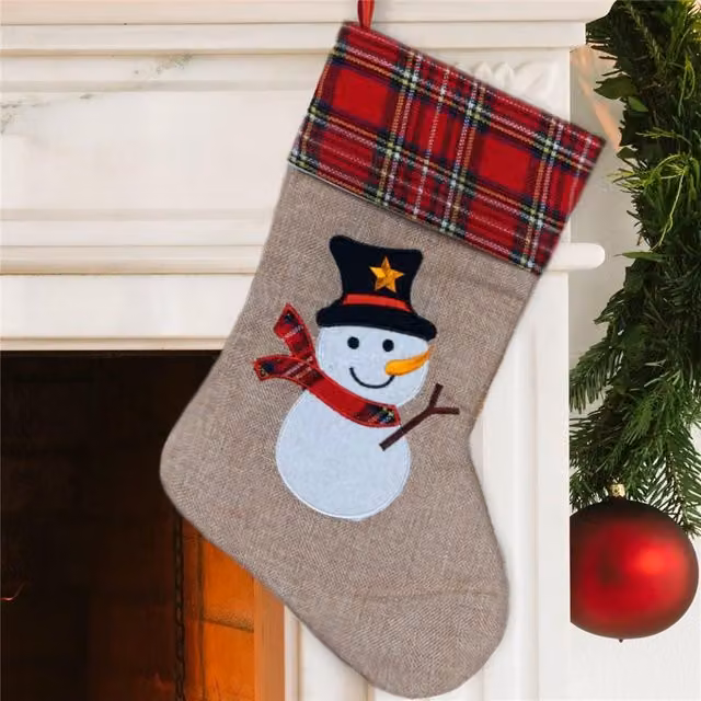 Shatchi Pack of 4 Rustic Burlap Christmas Stockings in Brown and Multicolour, 45 cm Hanging Sack Socks with Animal Designs – 9