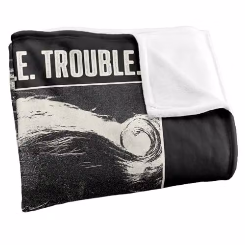 Warner Bros. Welcome To Derry Trouble Super Soft Silky Touch Fleece Throw Blanket, Multicolour, W: 127 cm x L: 152.4 cm – 2