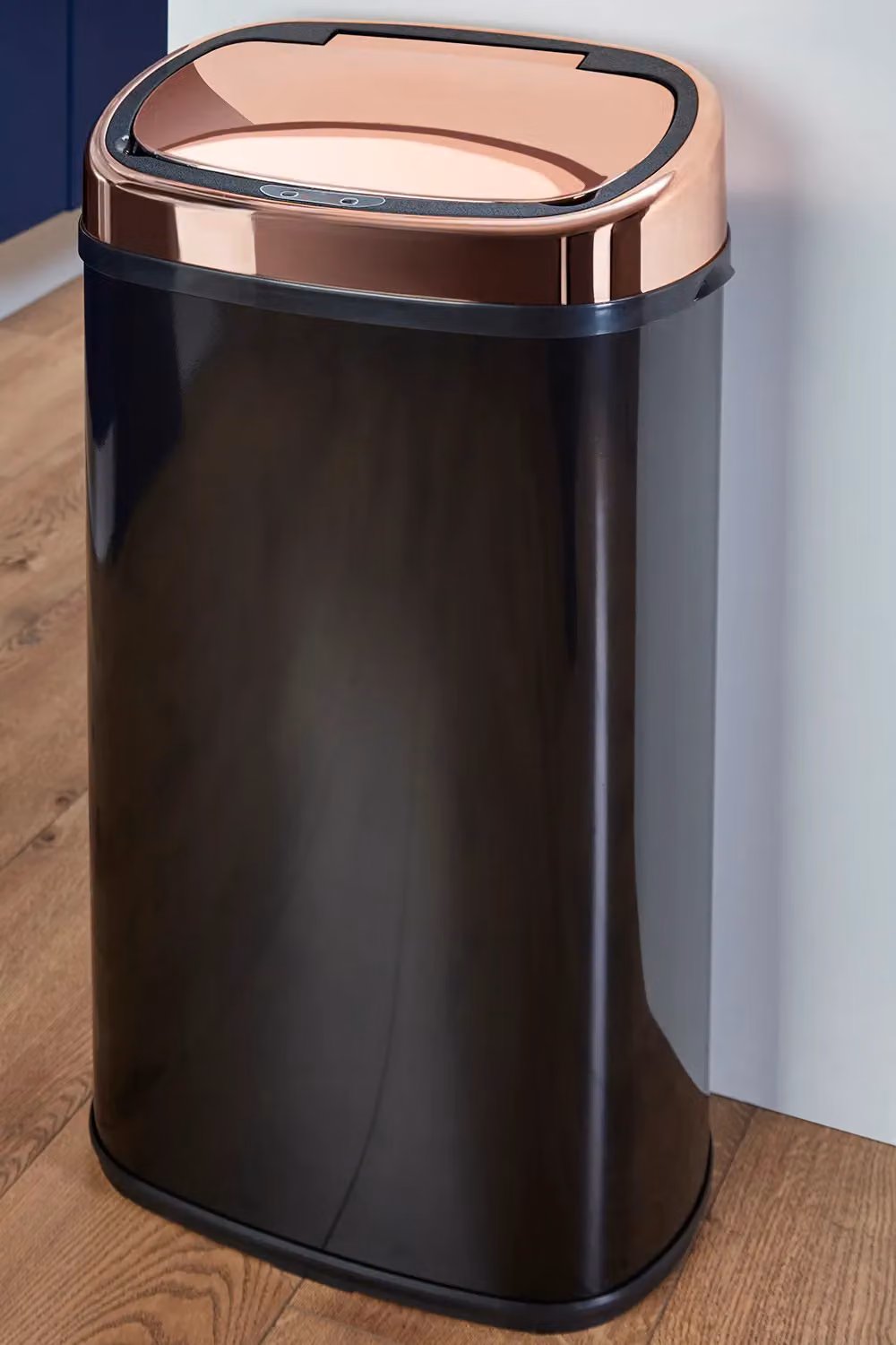 Tower Sensor Kitchen Bin in Black and Gold, W/D/H: 67.0 x 39.5 x 28.0 cm – 6