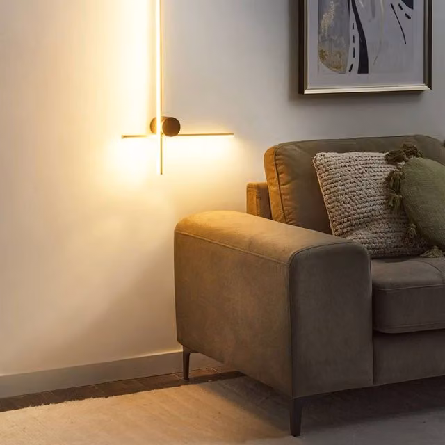 Wyld and Coco Modern LED Wall Lamp in Gold and Black Aluminium – 1