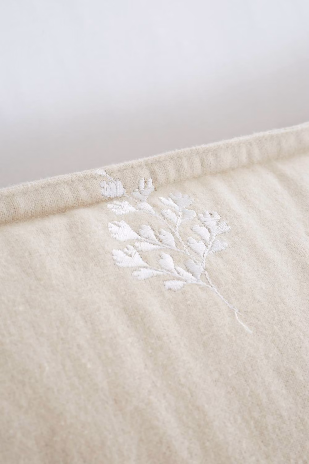Bianca Brushed Embroidery Leaf Cotton Flannelette Duvet Cover Set in Beige, W/D/H: 200 x 200 cm