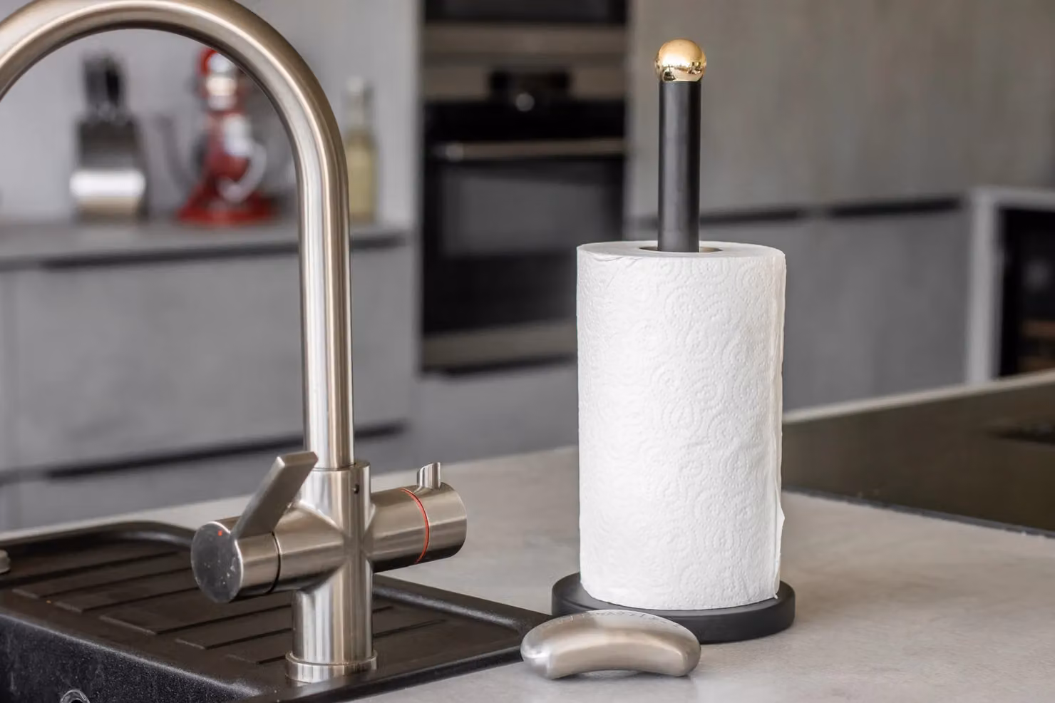 MasterClass Stainless Steel Freestanding Kitchen Roll Holder in Black and Gold, W/D/H: 15 x 15 x 35 cm – 4