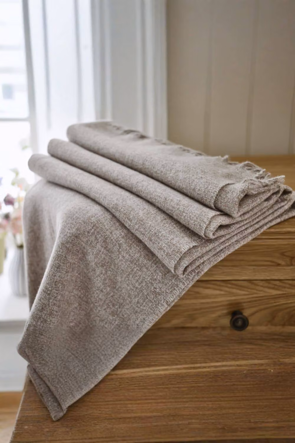 The Lyndon Company Arthington Faux Cashmere Jacquard Throw in Natural Beige, W: 130 cm, D: 180 cm – 2