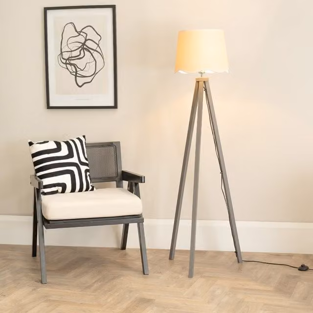 ValueLights Barbro Tripod Floor Lamp with Scallop Edge Shade in White with Bulb Included