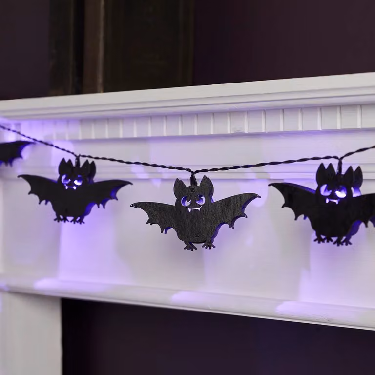 Lights4fun 10 Purple Wooden Bat LED Halloween String Fairy Lights with Timer