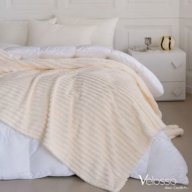 Velosso Chunky Corduroy Super Soft Blanket in Ivory, W/D/H: 150 x 200 cm