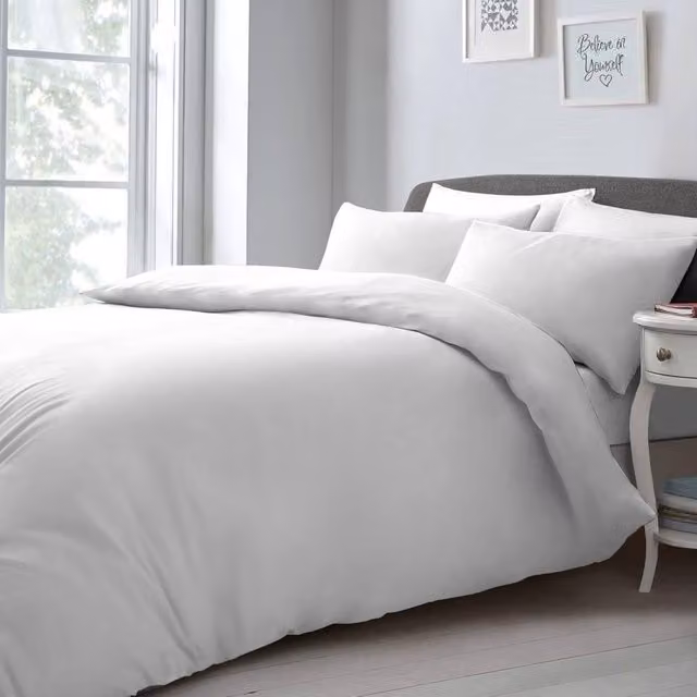 Velosso Chic White Microfibre Duvet Cover and Pillowcase Set with Button Closure, Single (90 x 200 cm)