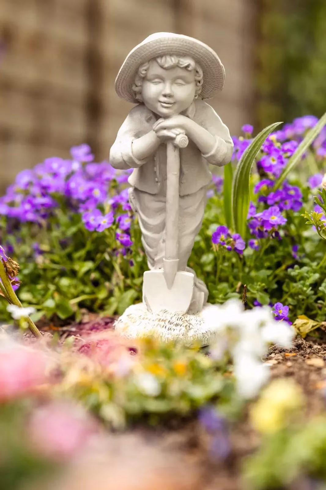 Marco Paul Kids Garden Resin Ornament in White – 3