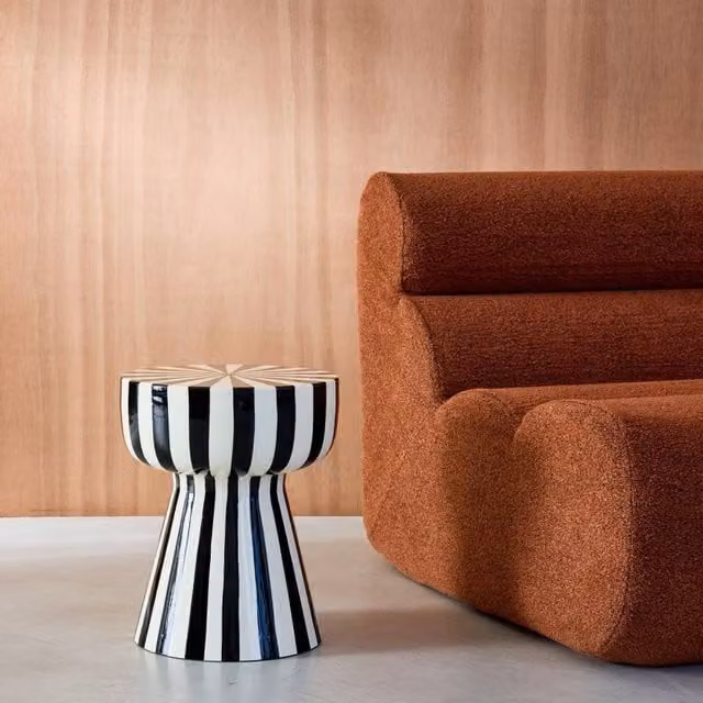 sweeek Modern Round Side Table in Black Enamelled Striped Metal, W/D/H: 41.0 x 34.0 x 75.0 cm – 1