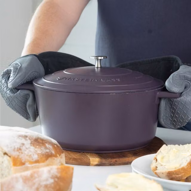 MasterClass 5L Cast Aluminium Non-Stick Casserole Dish with Lid, Purple, Diameter: 28 cm